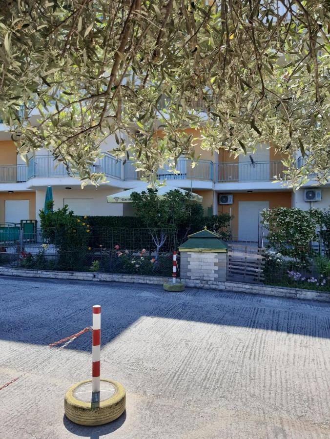 Residence Martin 21 Vlore Bagian luar foto