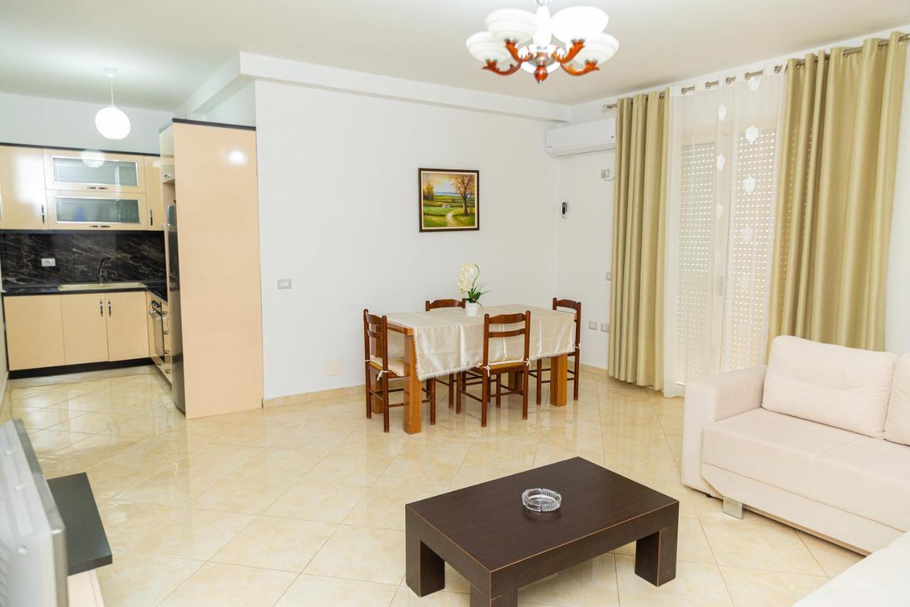 Residence Martin 21 Vlore Bagian luar foto