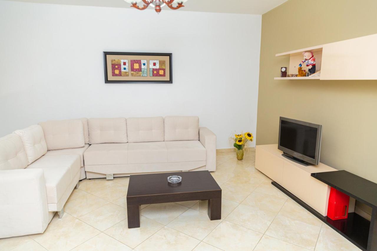 Residence Martin 21 Vlore Bagian luar foto
